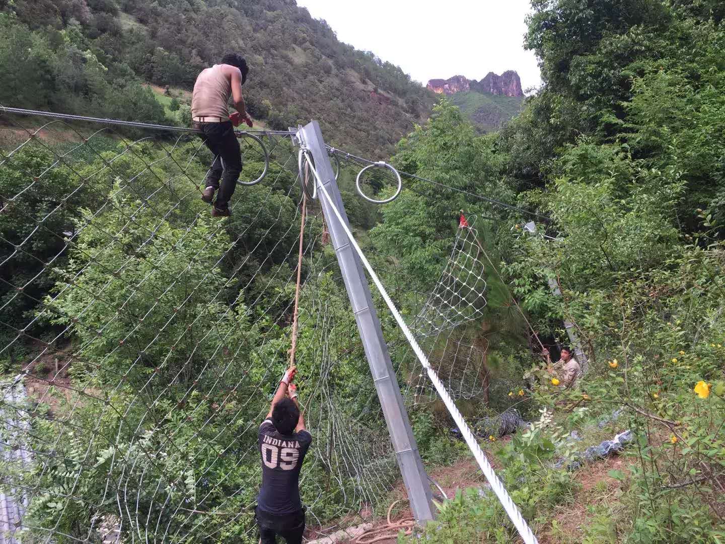 被動(dòng)防護(hù)網(wǎng)施工步驟及施工時(shí)的注意事項(xiàng)